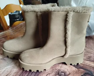 Botas ante beige talla 41. Usadas un par de veces!