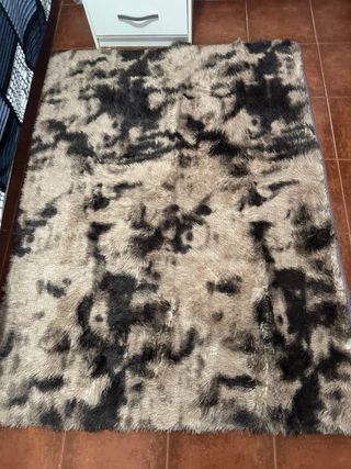 Alfombra felpa suave beige y marrón