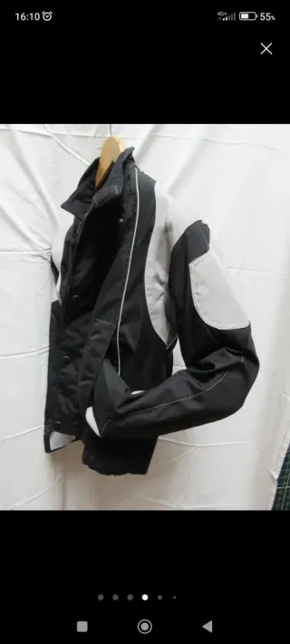 Cazadora de moto negra y gris