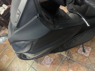 Kymco Xciting 500 Negra