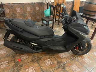 Kymco Xciting 500 Negra