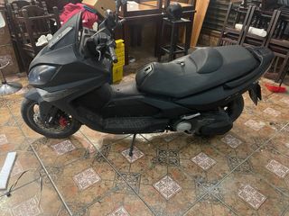 Kymco Xciting 500 Negra