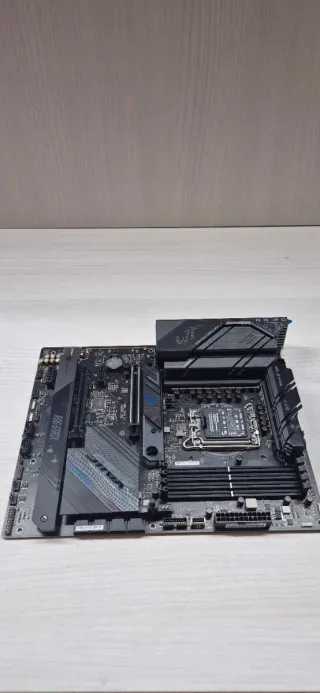 Placa Base Asus ROG Strix B760-F Gaming Piezas