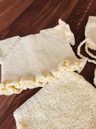 Conjunto para bebé de perlé de algodón amarillo