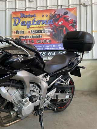 Yamaha Fazer 600 Negra y Plata