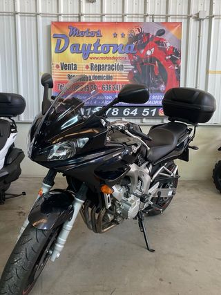 Yamaha Fazer 600 Negra y Plata