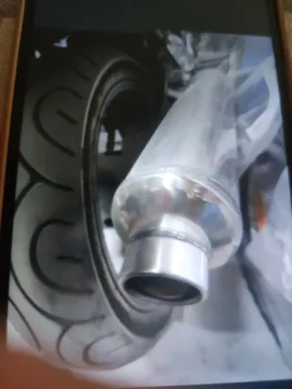 Moto Suzuki Negra 2010, 7.5, y 18.000 km