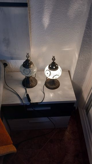 Lámpara de mesa de cristal y metal