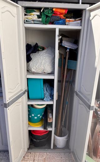 Armario exterior resina gris y blanco