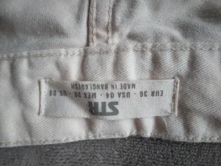 Pantalones Stradivarius multibolsillos beige