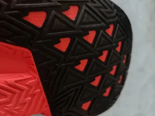 New Balance Rebel V5 Negro/Rojo