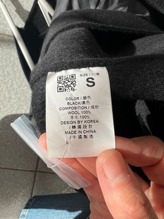 Abrigo de lana negro oversize.