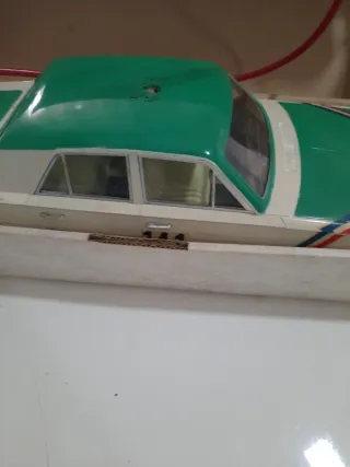 Coche eléctrico antiguo de colección