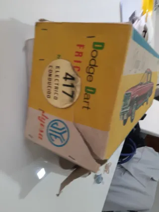 Coche eléctrico antiguo de colección