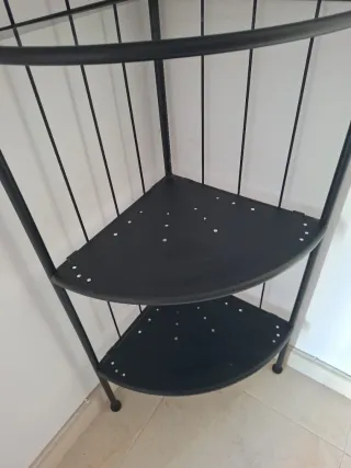 Scaffalatura angolare in ferro battuto