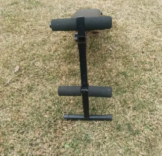 Banco de abdominales ajustable