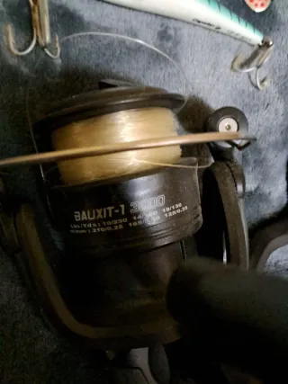 Lotes de pesca: señuelos, flotador y carrete