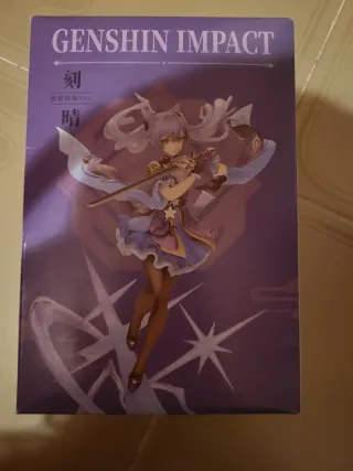 Statuetta Keqing Genshin Impact con scatola