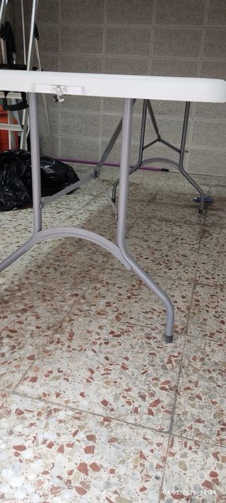 Mesa plegable exterior gris