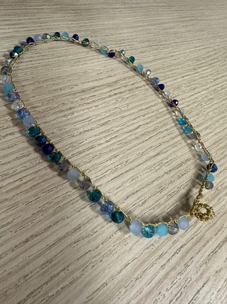 Collana con cristalli blu e oro