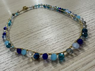 Collana con cristalli blu e oro