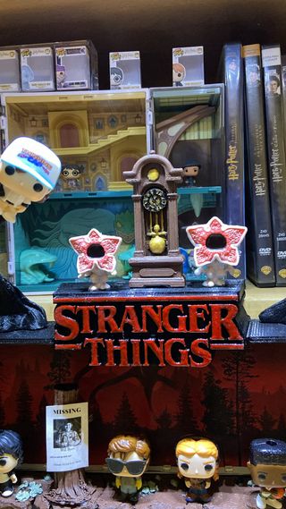 Estantería temática Stranger Things
