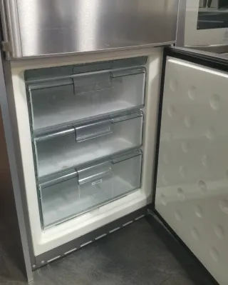 Frigorífico Balay (sólo nevera, congelador roto).