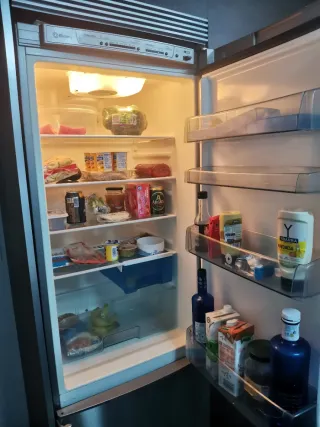 Frigorífico Balay (sólo nevera, congelador roto).