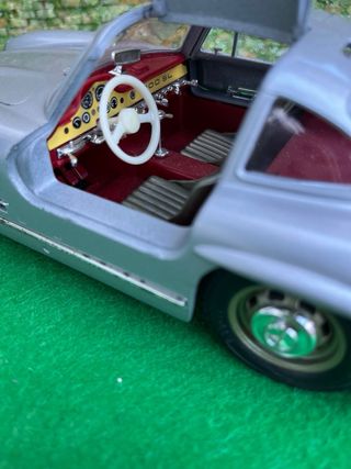 Mercedes-Benz 300 SL Roadster – 1954 – Escala 1:18