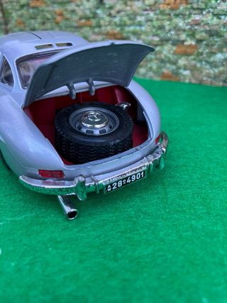 Mercedes-Benz 300 SL Roadster – 1954 – Escala 1:18