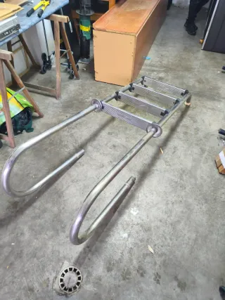 Escalera de piscina metálica