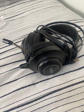 PlayStation 4 + 17 Juegos + 4 Mandos + cascos