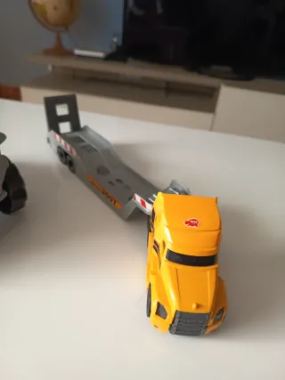 Camión y tráiler para Hot Wheels