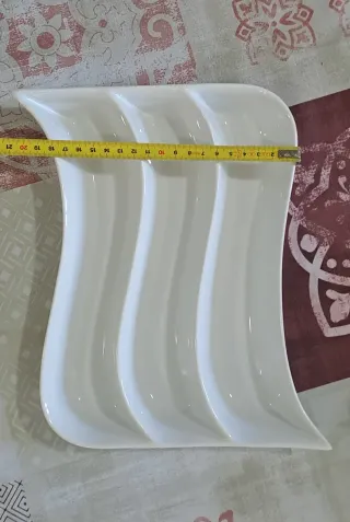 Vassoio ondulato per antipasti in ceramica