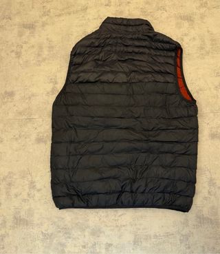 Chaleco Moncler Plumas Negro y Rojo