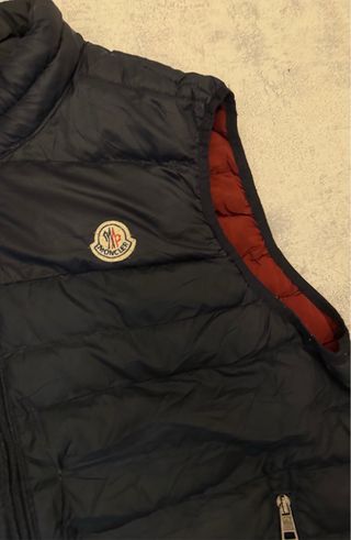Chaleco Moncler Plumas Negro y Rojo