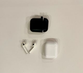Apple AirPods Gen 2