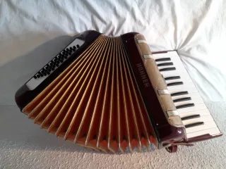 Acordeón Hohner Starlet 40