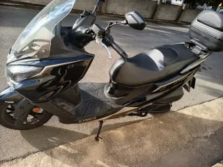 Kymco X-Town 300 CT Negra