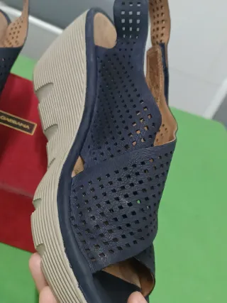 Sandalias Unisa Azul y Beige