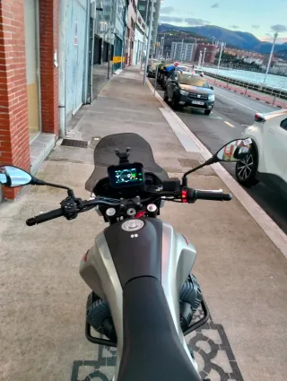 Moto Guzzi V85 tt Strada