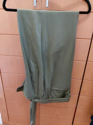 Pantaloncini lunghi da donna verde per ufficio