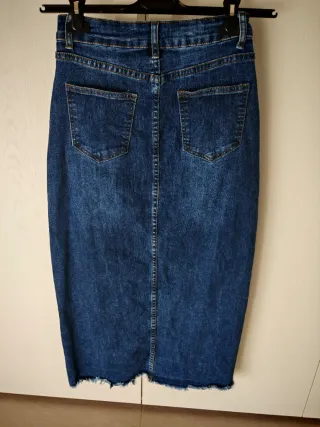 Gonna jeans blu con spacco