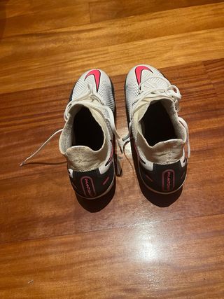 Botas de Futebol Nike Phantom Rosa e Branco
