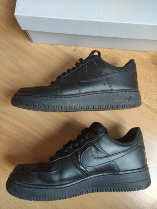 Nike Air Force 1 '07 Negras