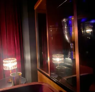 Vitrina curva madera y cristal