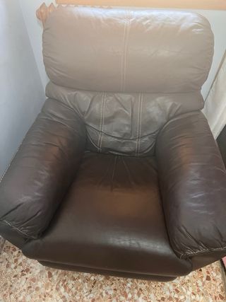 Sillón de piel marrón