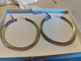 Orecchini a cerchio diamantati