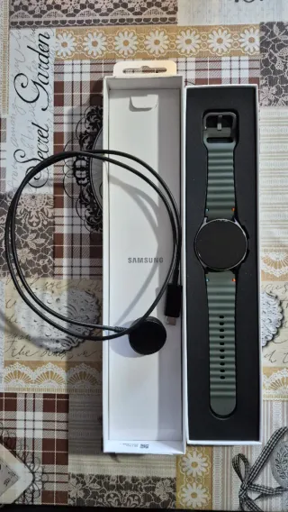 Samsung Galaxy Watch 7 40mm LTE - Green-Come Nuovo