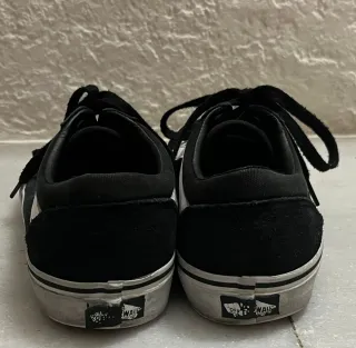 Deportivas Vans Negras y Blancas